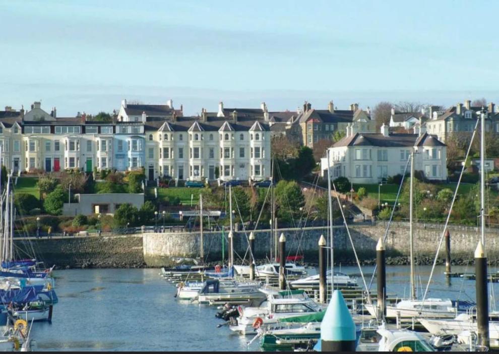 Lilas Bangor Ni ภายนอก รูปภาพ